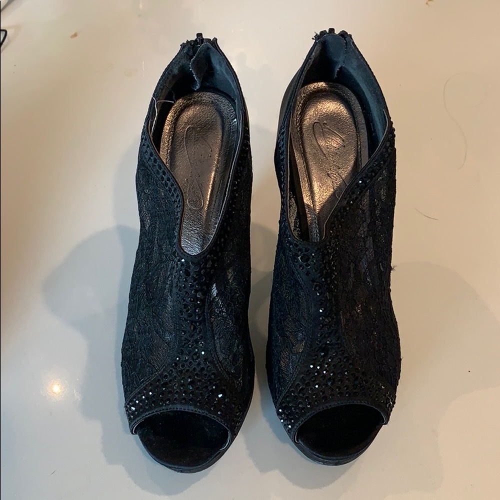 Black lace/sequin heels.